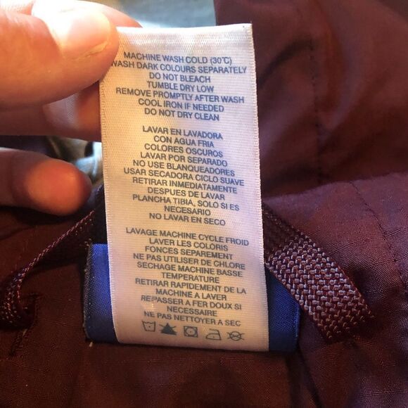 3 for $30! Reebok maroon lightweight coat - Picture 3 of 12